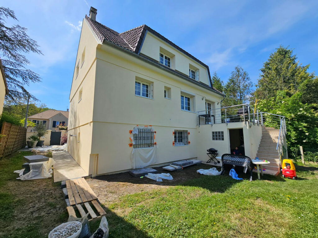 Isolation thermique extérieur d'une maison à étages à Seugy